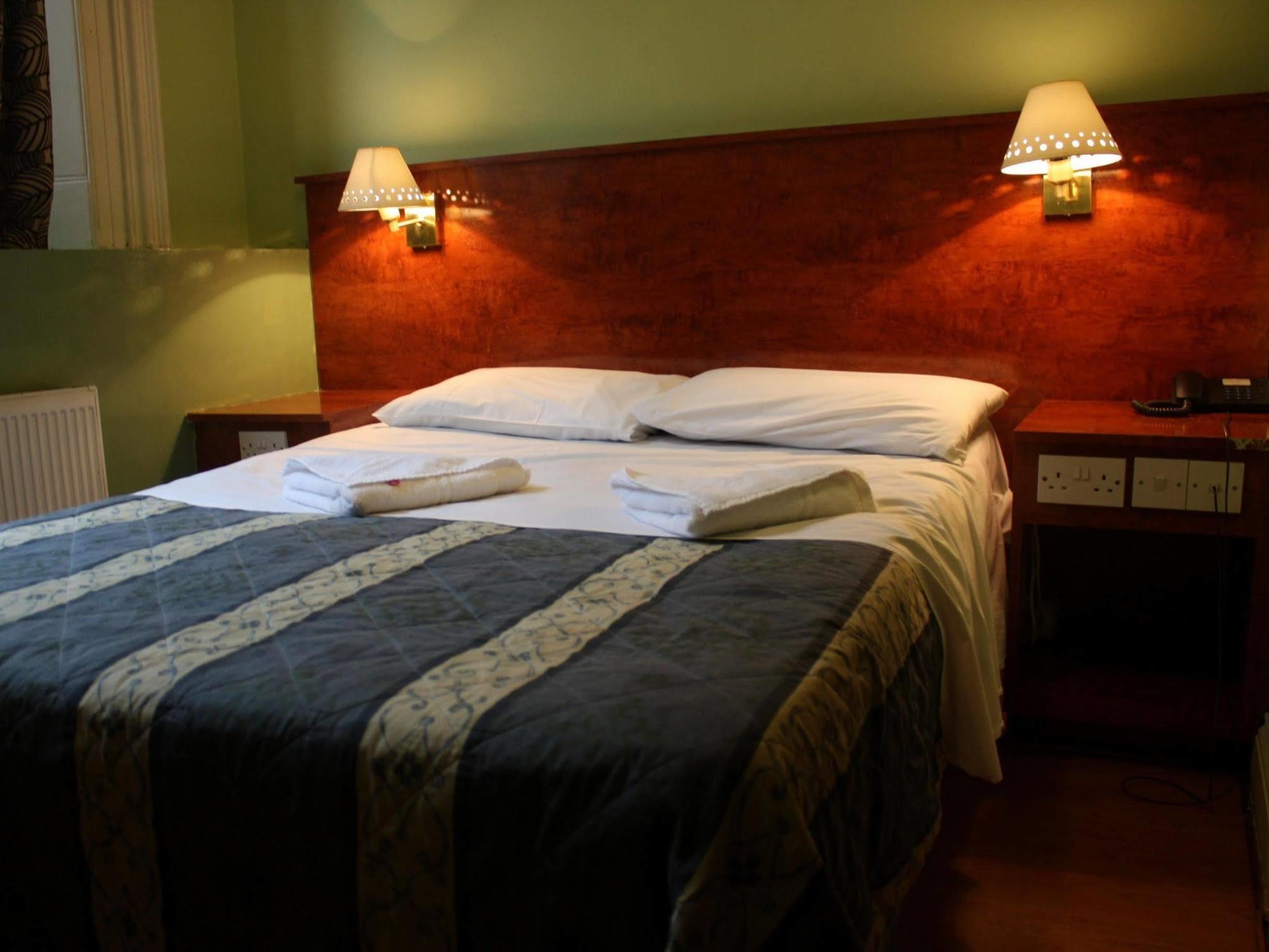 Отель Townhouse Apollo, Hyde Park 3*